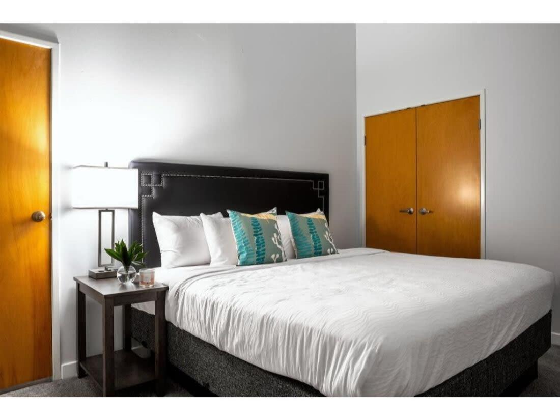 Bold 2Br 2Ba In The Block Apartment By Cozysuites! Indianapolis Exterior foto